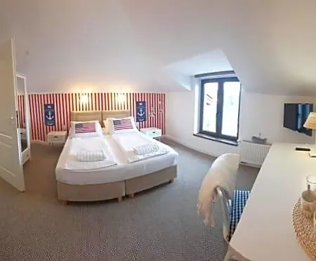 Goscinne Plaza 3*